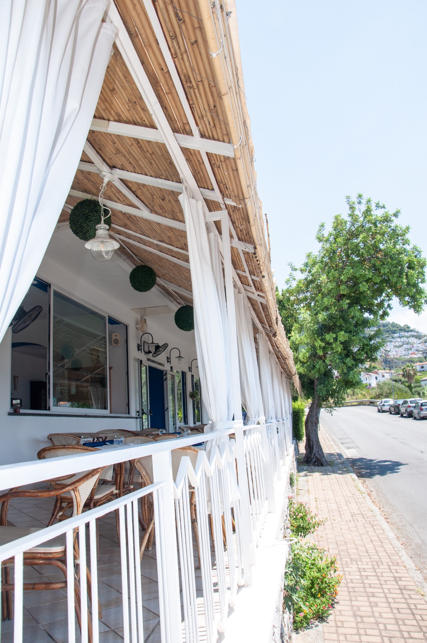 Ingresso e veranda del ristorante